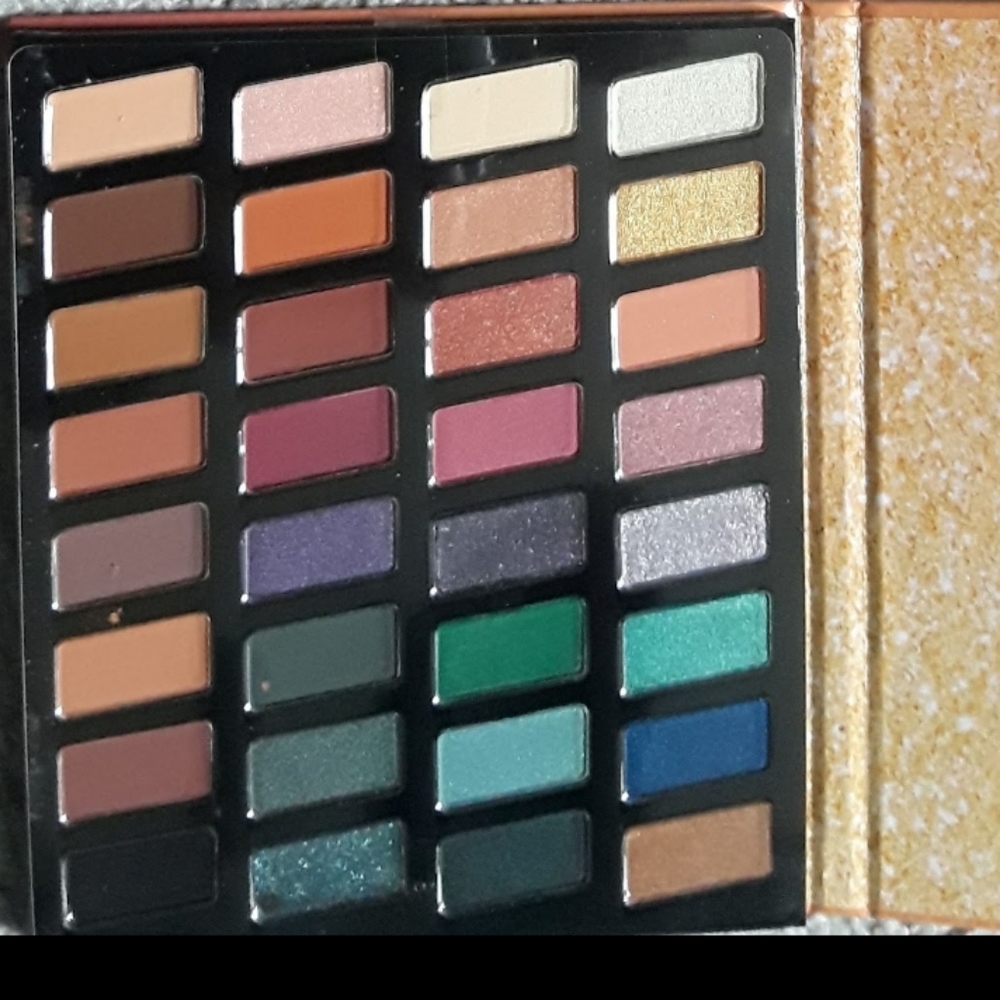 Makeup palette